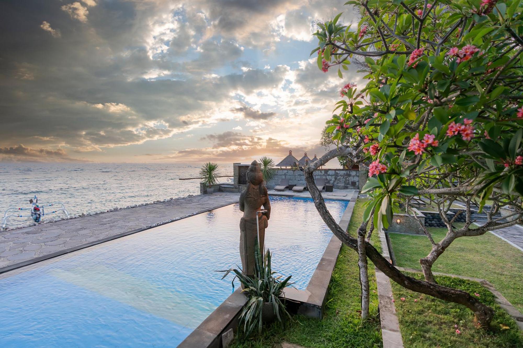 Ganesh Beach Hotel Candi Dasa  Bagian luar foto