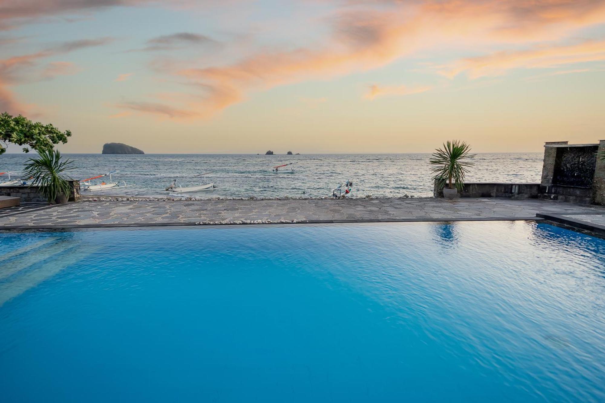 Ganesh Beach Hotel Candi Dasa  Bagian luar foto