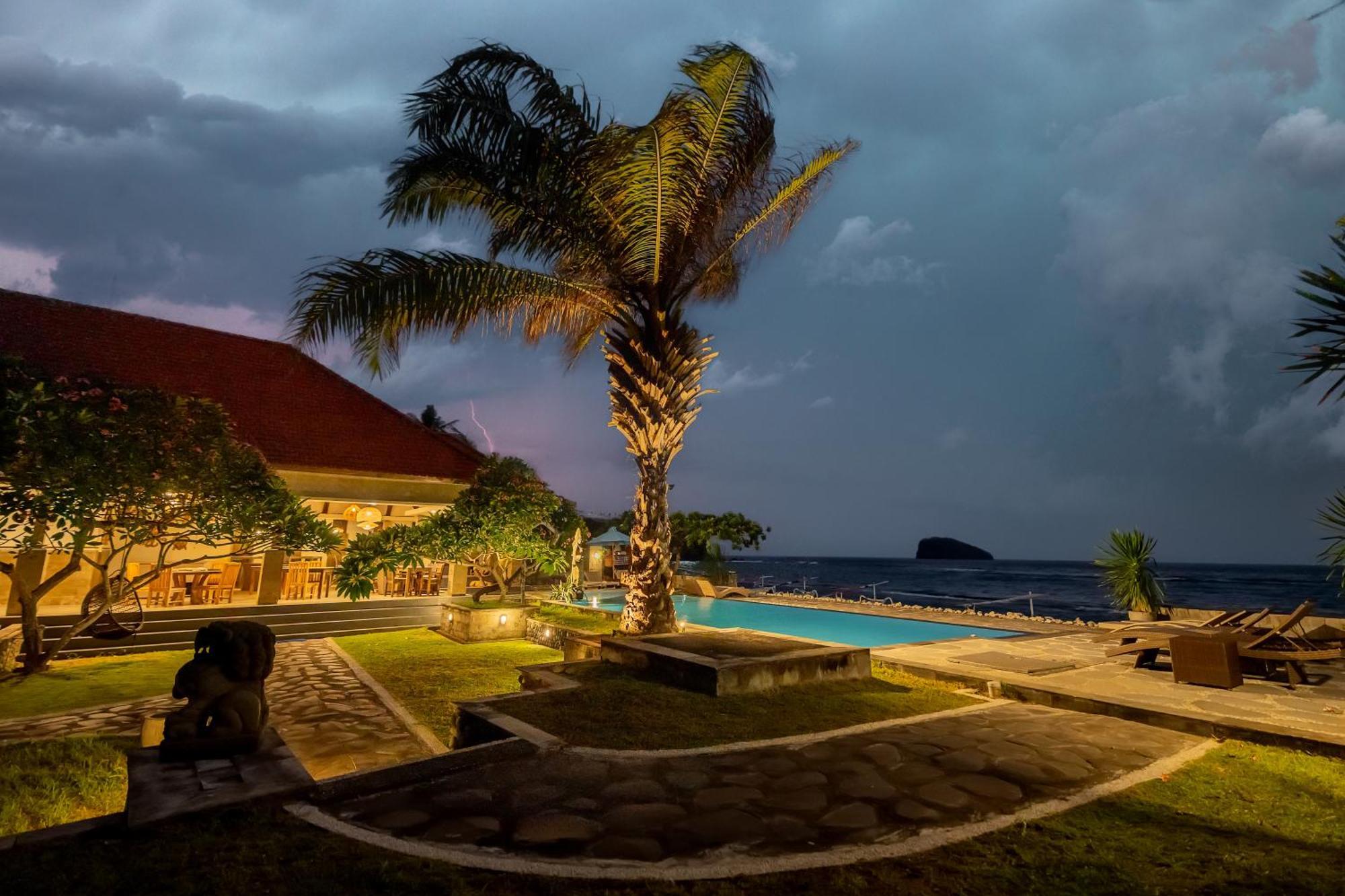 Ganesh Beach Hotel Candi Dasa  Bagian luar foto